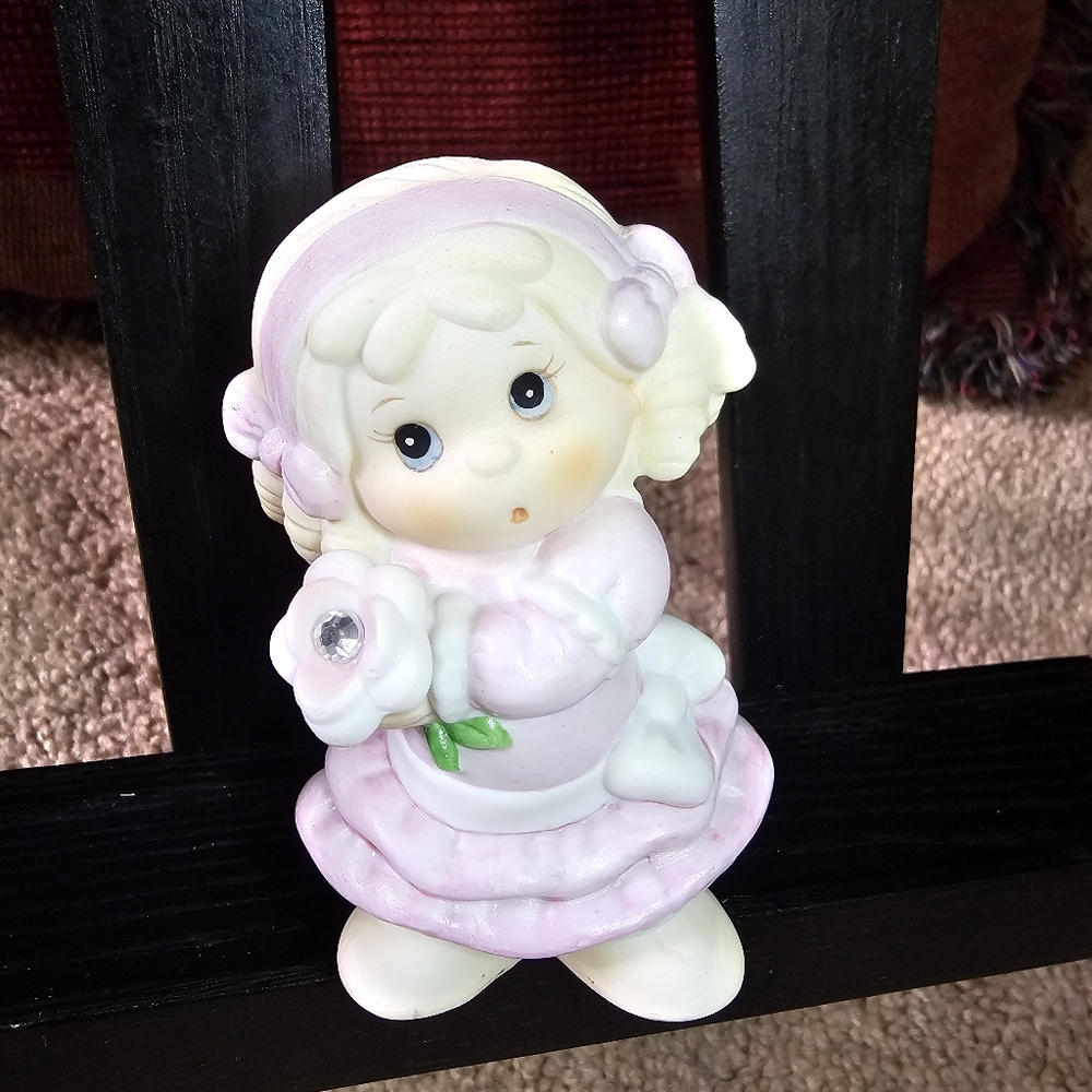 Vintage Simson Little Ones by Fabrizio ceramic girl figurine.